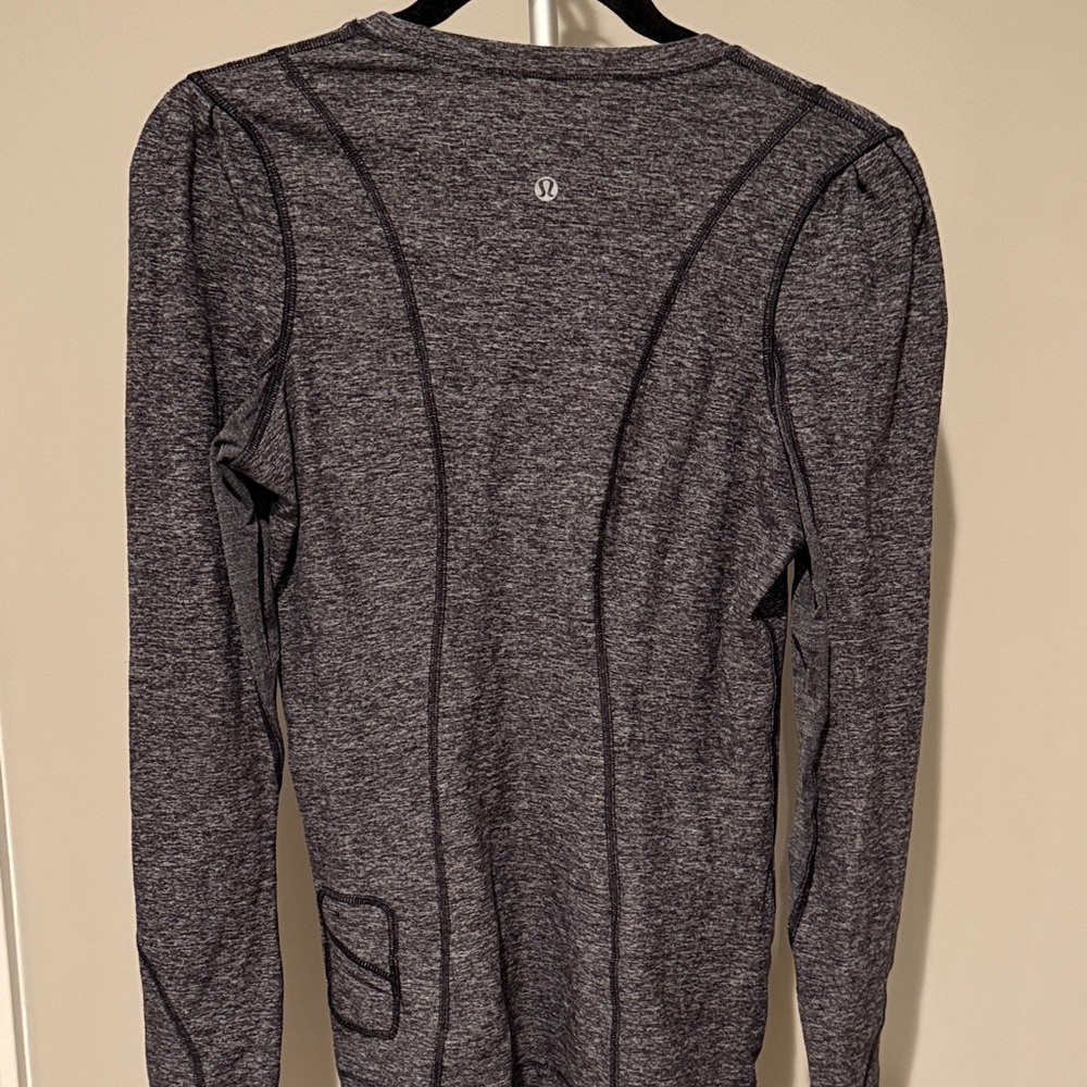 Lululemon Athletica Heathered Gray Long Sleeve Top Very Soft Rare Find